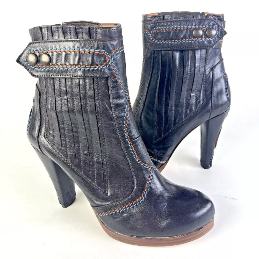 Harlot ankle boots 39 (approx US 8)
brown leather high heel stitched